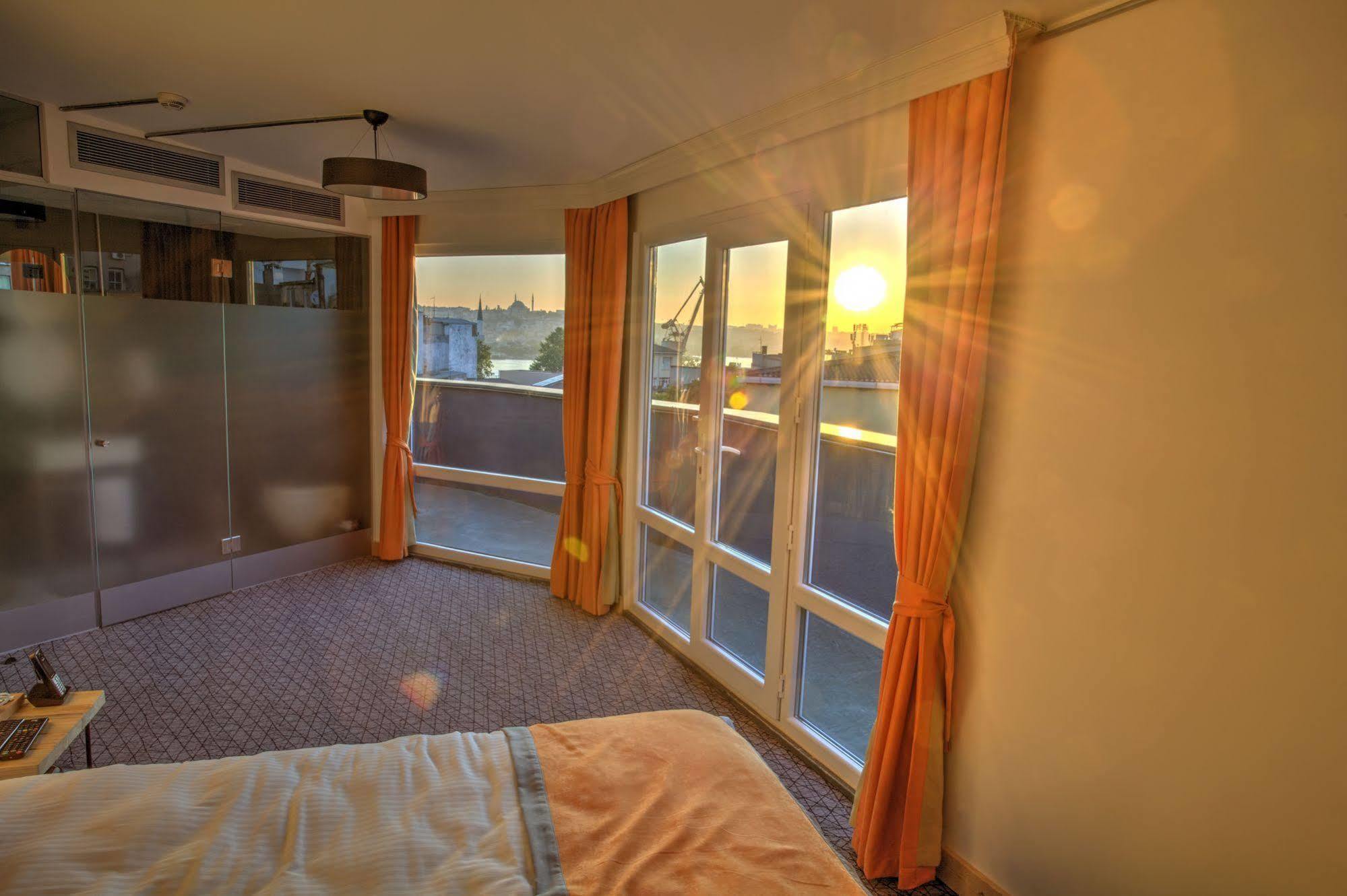 Vavien Hotel Istanbul Exterior photo